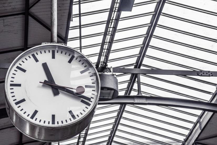 Followers spread across multiple time zones, showing why a single post reaches only some of them